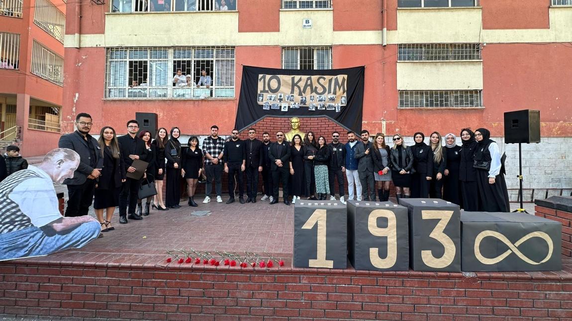 10 Kasım'da Ulu Önder Atatürk'ü Andık